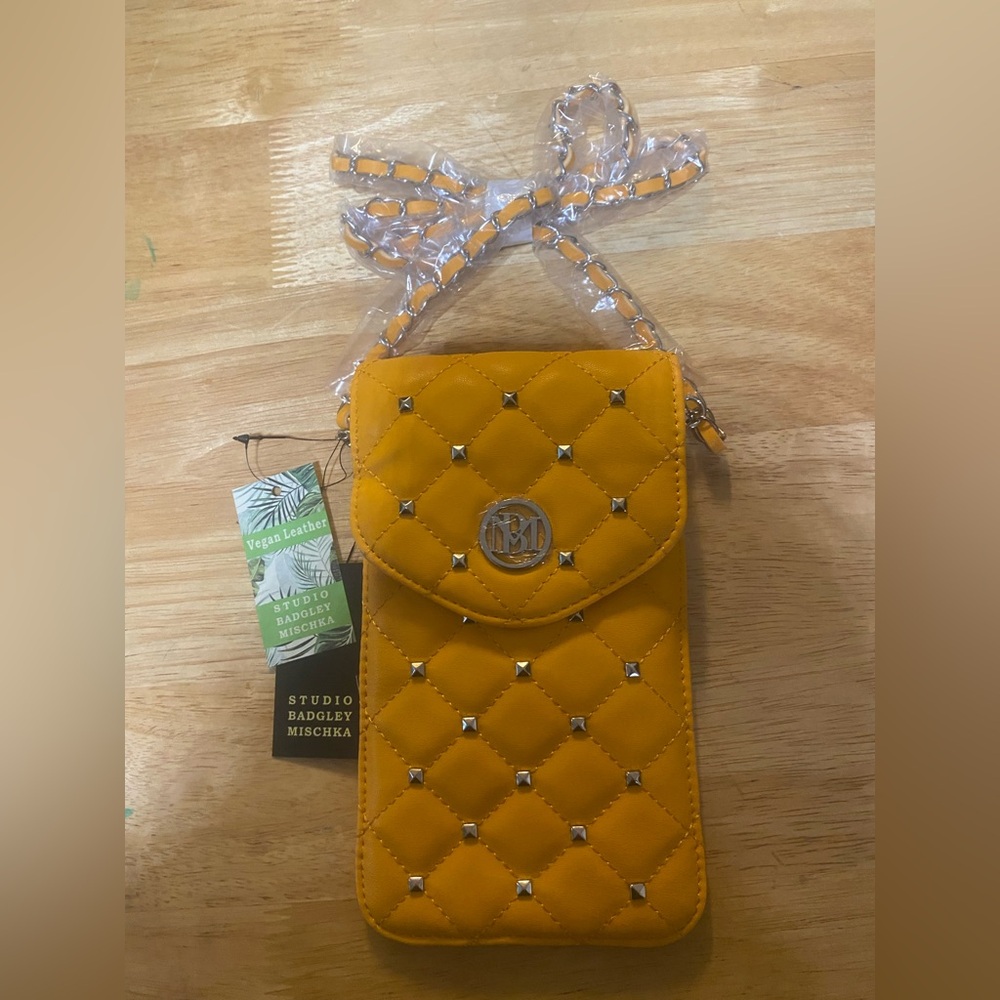 Badgly Mischka phone case